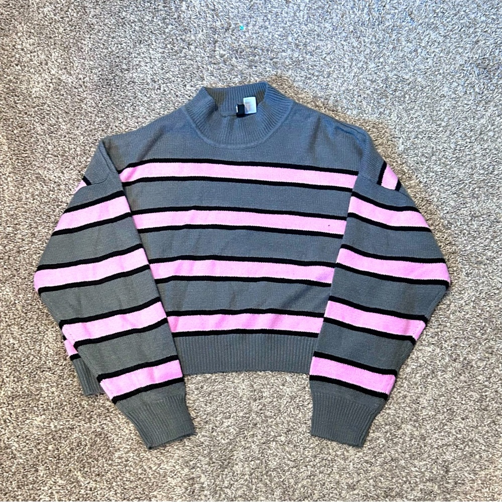Long sleeve cropped striped sweater